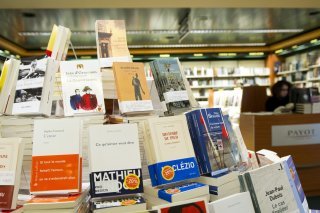 Payot dénonce une surmajoration du prix des livres et une distorsion de la concurrence de la part du groupe français Madrigall (image d'illustration).